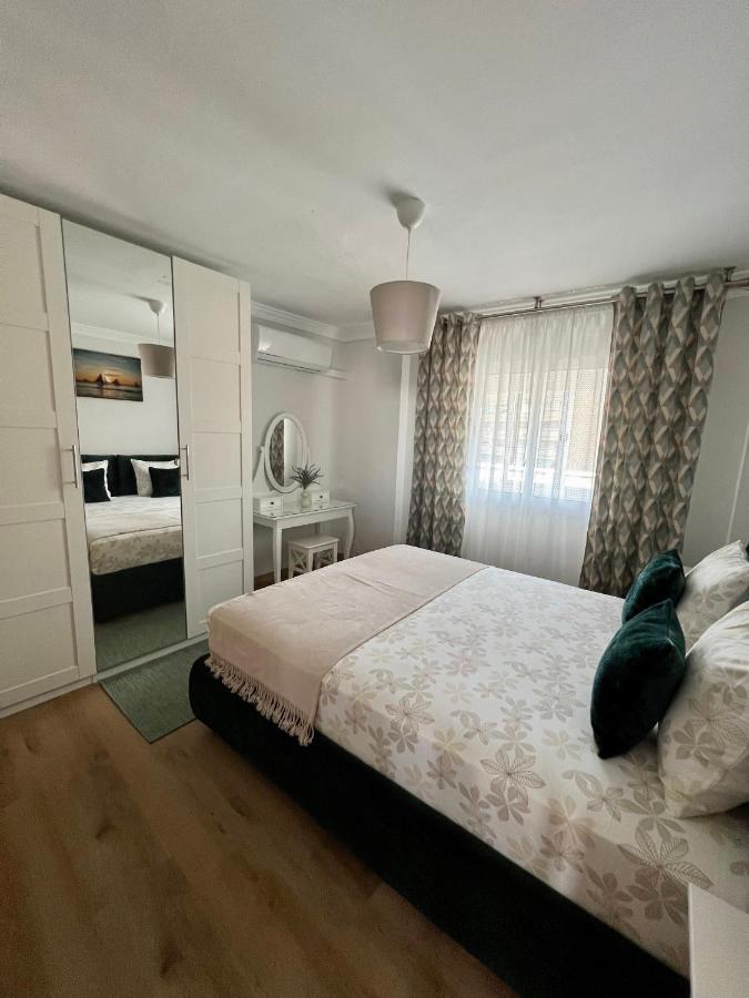 Apartamentos Prestige Suites Malaga II Екстериор снимка